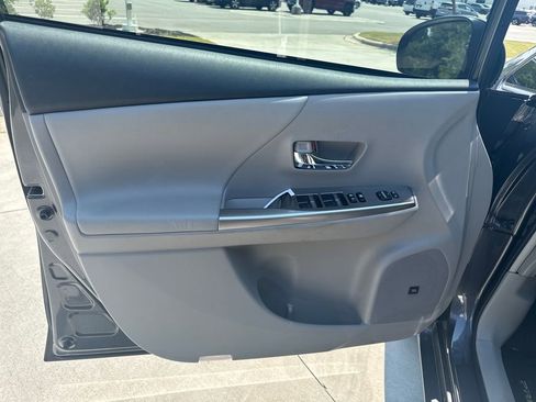Used 2015 Toyota Prius V Five w/ Advanced Technology Package FWD image 13