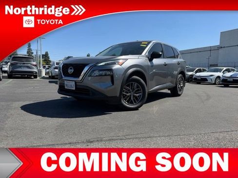 Used 2021 Nissan Rogue S FWD image 2