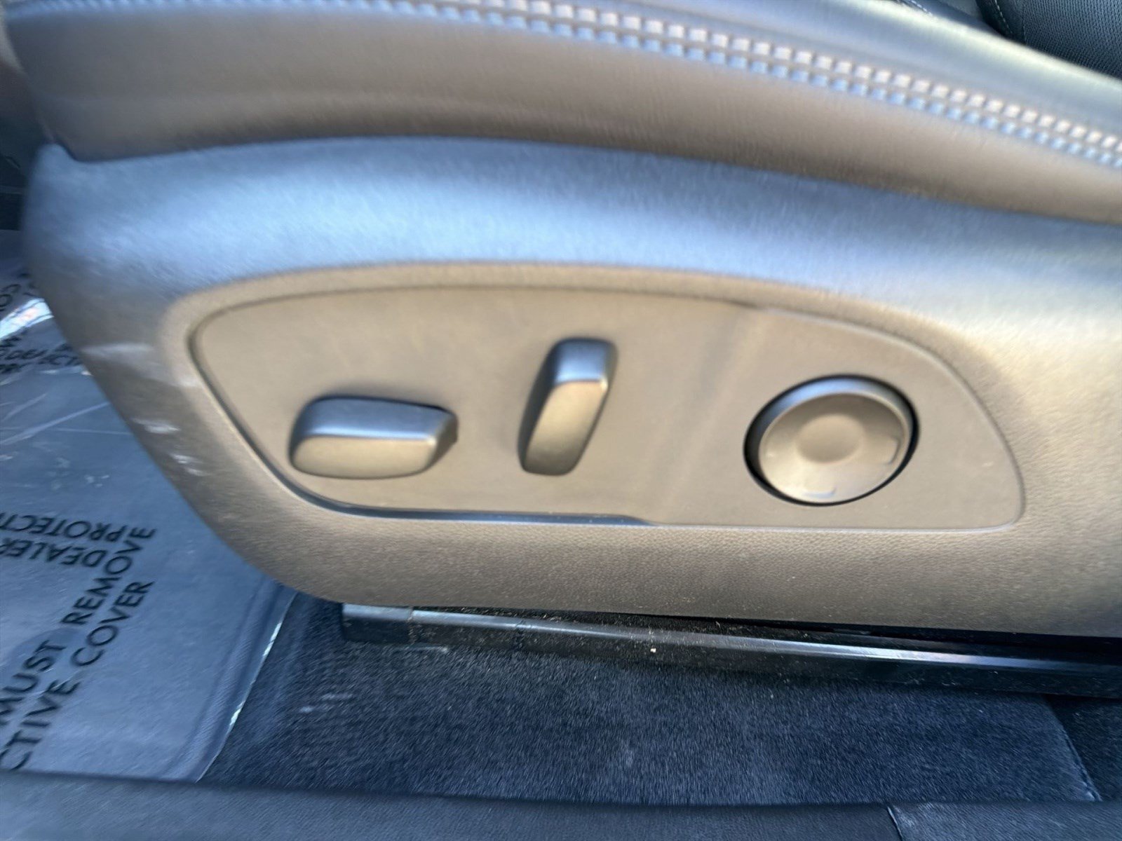 Used 2024 Chevrolet Equinox EV LT FWD image 13