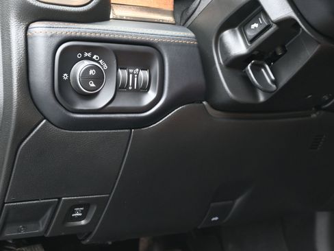 Used 2023 RAM 2500 Limited AWD/4WD image 23