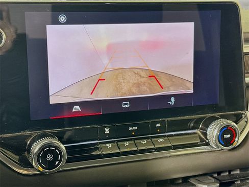 Used 2024 GMC Canyon Elevation image 12