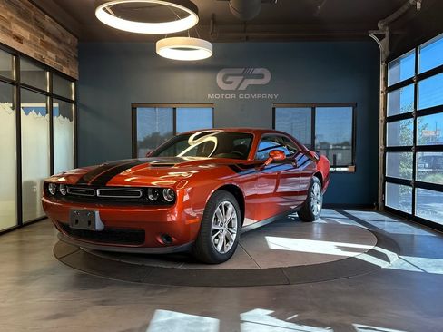 Used 2022 Dodge Challenger SXT AWD/4WD image 7