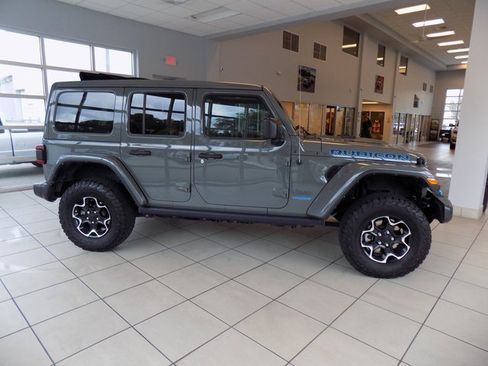 Used 2021 Jeep Wrangler Unlimited Rubicon 4xe w/ Safety Group image 9