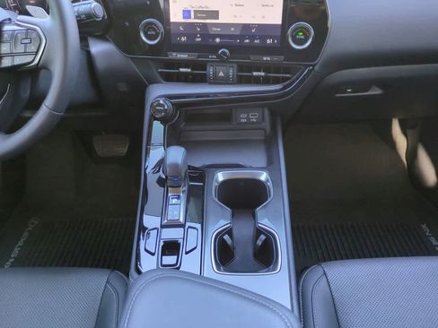 Used 2022 Lexus NX 250 FWD w/ Towing Package (2000 Lbs) image 18