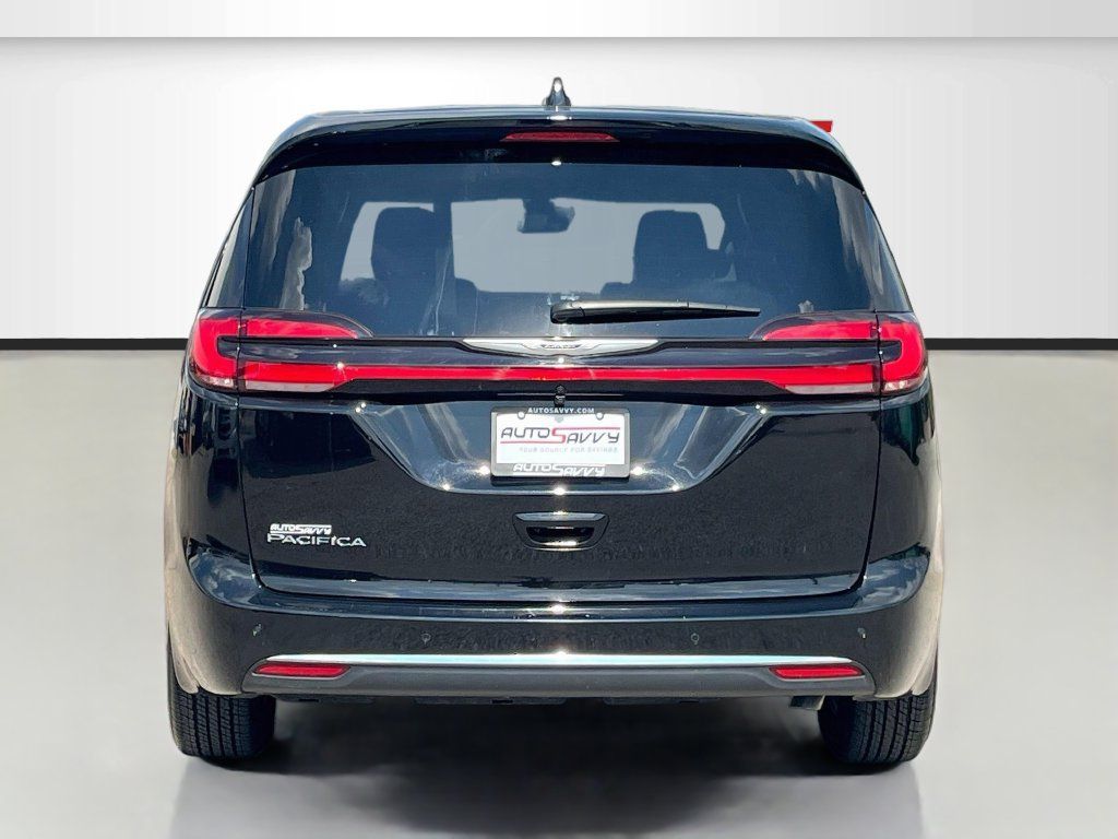 Used 2026 Chrysler Pacifica Select FWD image 6