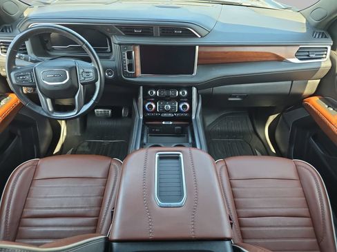 Certified 2023 GMC Yukon XL Denali Ultimate AWD/4WD image 11