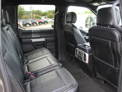 Used 2018 Ford F150 Lariat w/ Equipment Group 502A Luxury AWD/4WD image 28