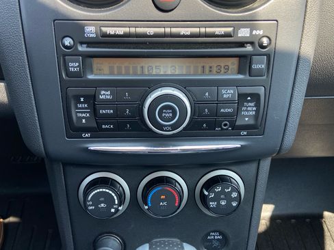 Used 2013 Nissan Rogue S FWD image 19