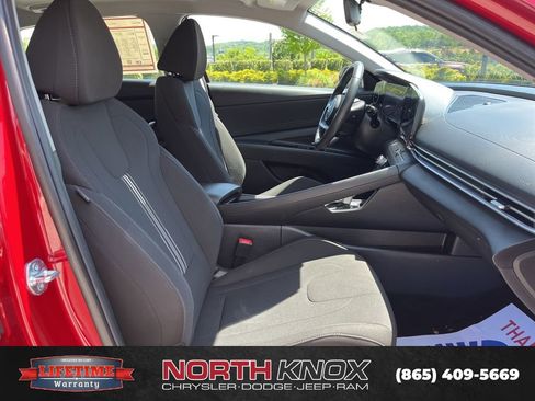 Used 2025 Hyundai Elantra SEL FWD image 27