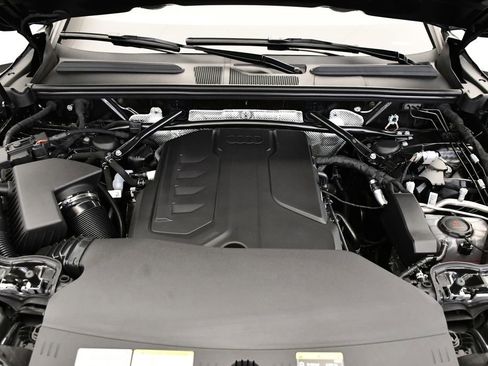 Used 2025 Audi Q5 Premium w/ Convenience Package image 11