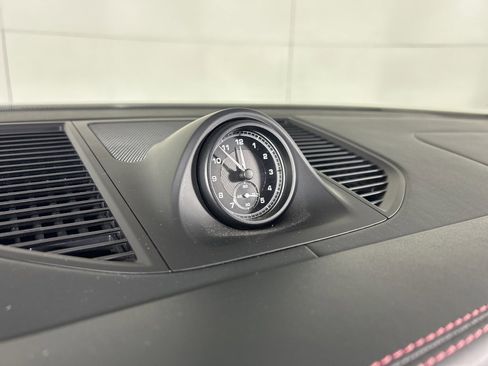 Certified 2023 Porsche Macan Turbo image 32