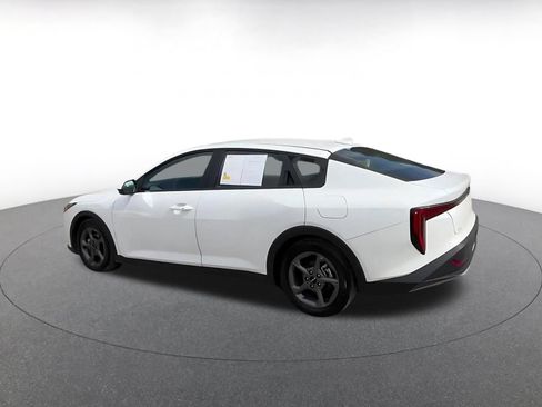 Used 2025 Kia K4 FWD image 10