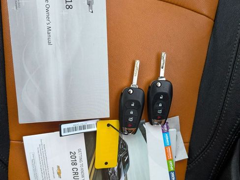 Used 2018 Chevrolet Cruze LT FWD image 35