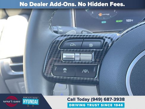 Certified 2025 Hyundai Tucson Limited AWD/4WD image 36