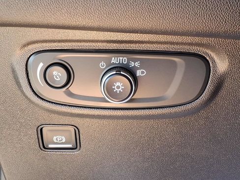 Used 2021 GMC Terrain SLE w/ Driver Convenience Package AWD/4WD image 14