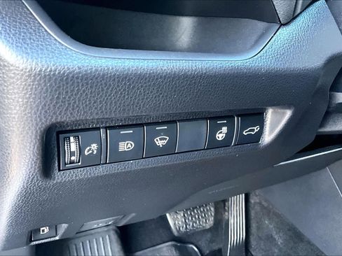 Used 2021 Toyota RAV4 SE w/ Weather & Moonroof Package AWD/4WD image 33