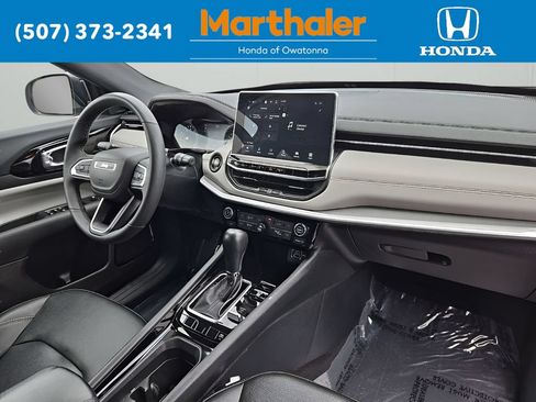 Used 2025 Jeep Compass Limited AWD/4WD image 21