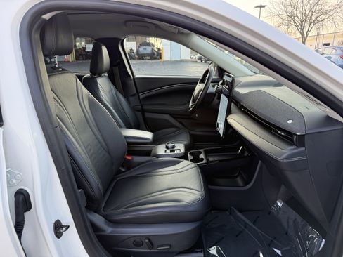 Used 2021 Ford Mustang Mach-E Premium image 34