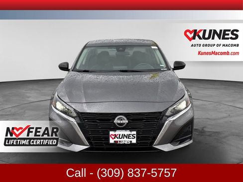 Used 2024 Nissan Altima 2.5 SV FWD image 2