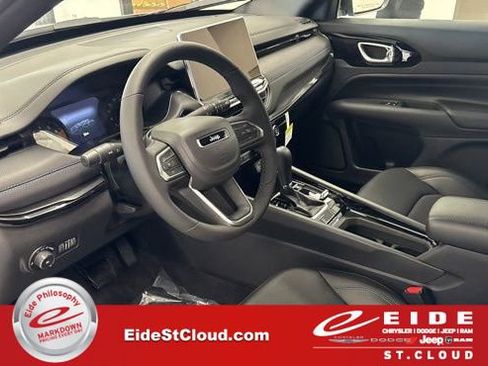 New 2026 Jeep Compass Latitude image 12