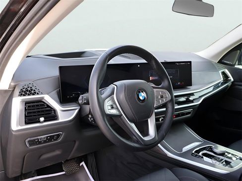 Used 2023 BMW X7 xDrive40i w/ Premium Package image 19