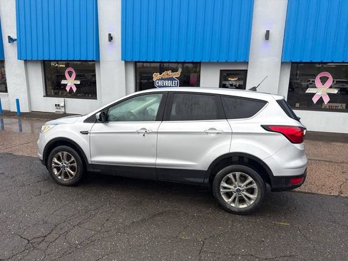 Used 2019 Ford Escape SE w/ Ford Safe & Smart Package AWD/4WD image 14