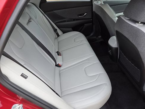 Used 2024 Hyundai Elantra Limited FWD image 30