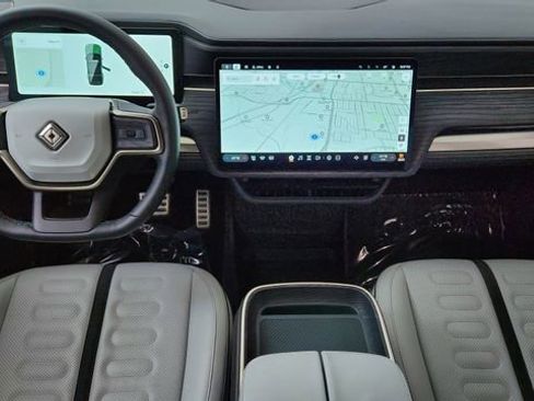 Used 2024 Rivian R1S Adventure image 40