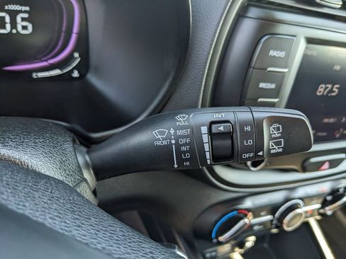 Certified 2025 Kia Soul LX image 32