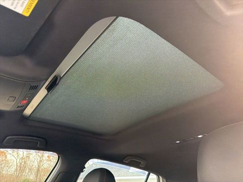 Used 2017 Volkswagen GTI SE image 27