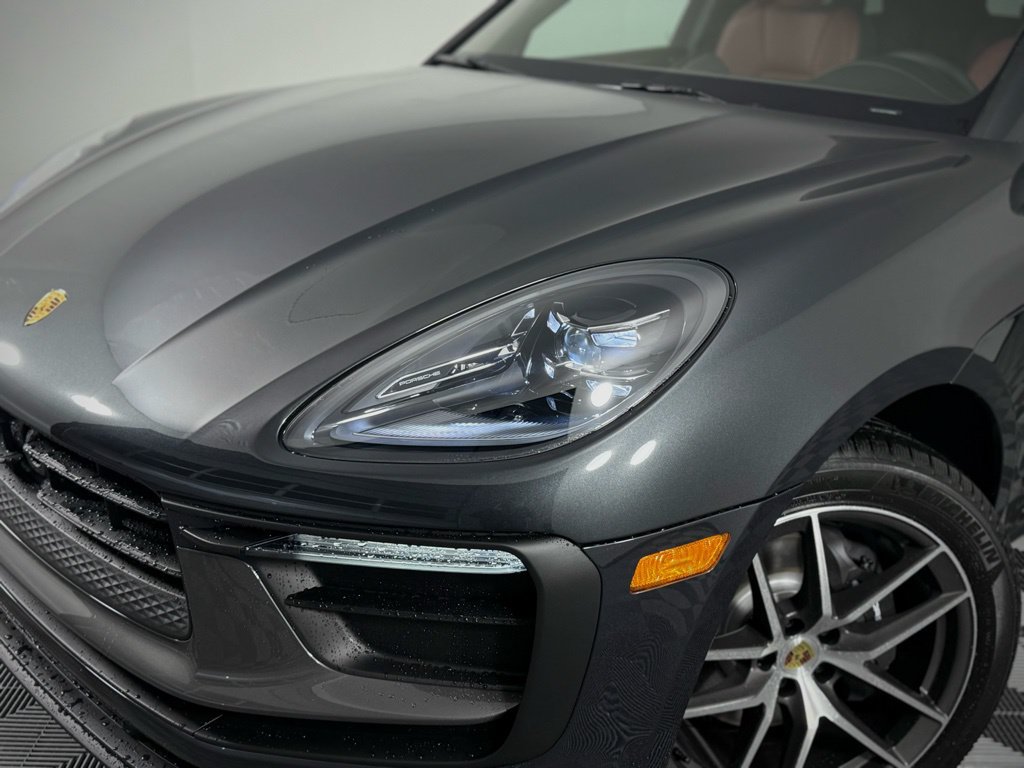 Certified 2026 Porsche Macan AWD/4WD image 11
