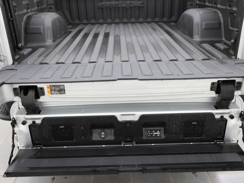 Used 2022 GMC Sierra 1500 AT4X image 36