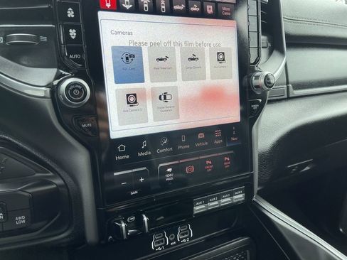New 2026 RAM 2500 Laramie AWD/4WD image 30