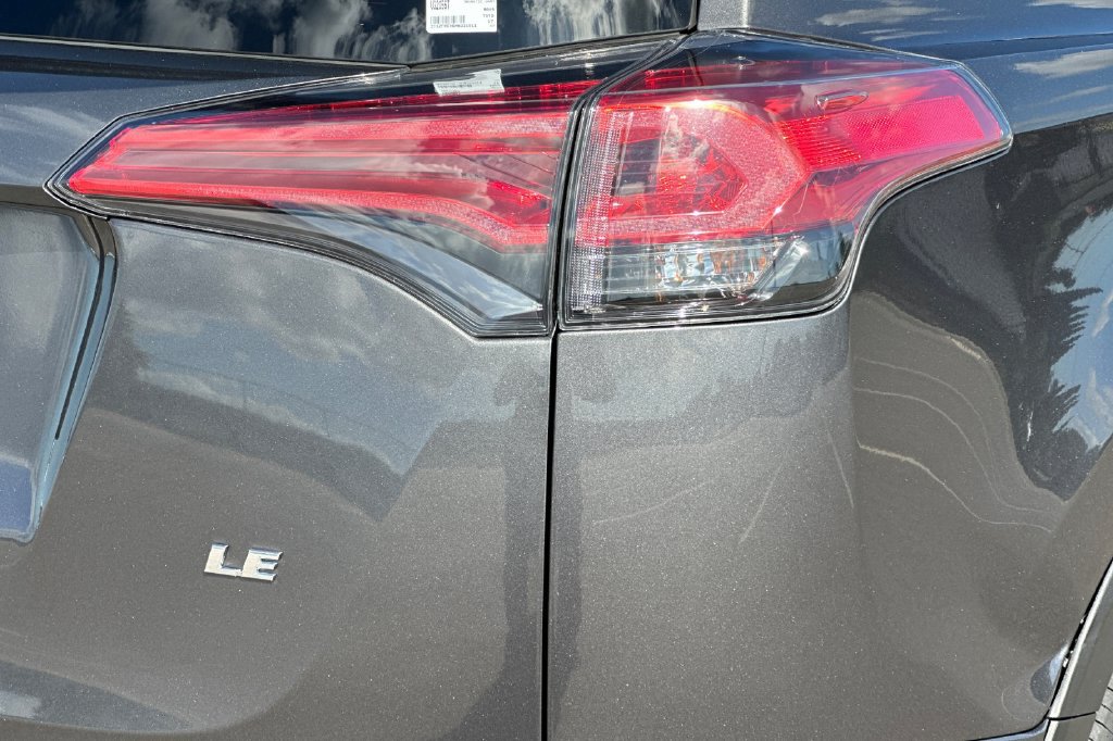 Used 2017 Toyota RAV4 LE FWD image 25