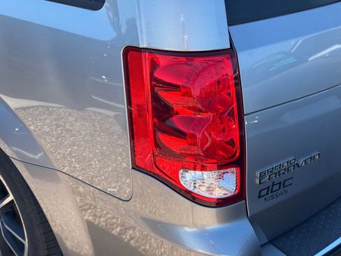 Used 2018 Dodge Grand Caravan GT image 7