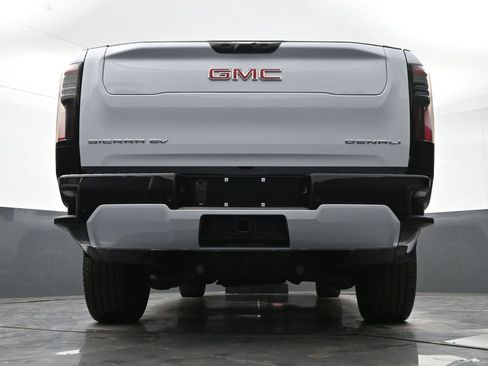 Used 2026 GMC Sierra EV Denali AWD/4WD image 26