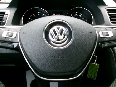 Used 2016 Volkswagen Passat 1.8T SE image 17