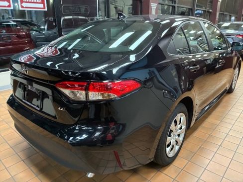 Used 2025 Toyota Corolla LE image 10