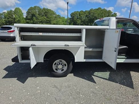 Used 2003 Chevrolet Silverado 2500 2WD Regular Cab image 19