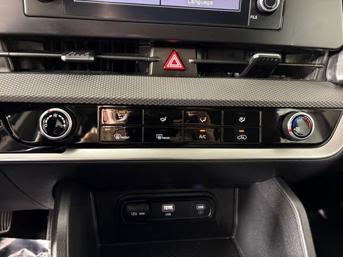 Used 2025 Kia Sportage LX image 20