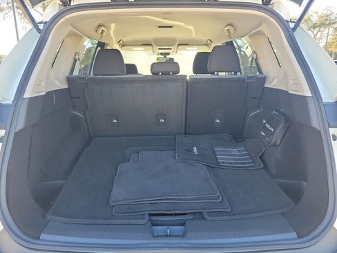 Used 2023 Nissan Rogue SV image 9