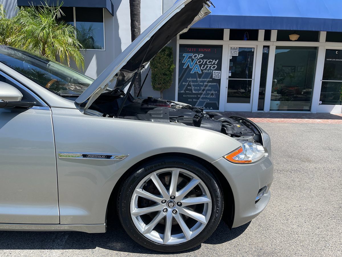 Used 2012 Jaguar XJ RWD image 31