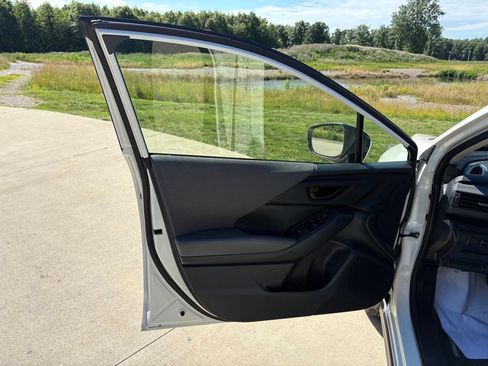 Used 2024 Subaru Crosstrek 2.0i Premium w/ Crosstrek Mirror Package AWD/4WD image 13
