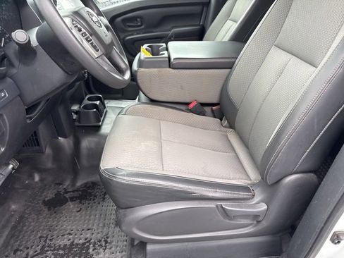 Used 2017 Nissan Titan S image 15