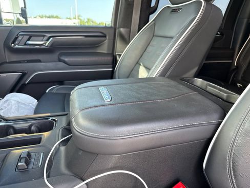 Used 2025 GMC Sierra 2500 AT4X AWD/4WD image 33