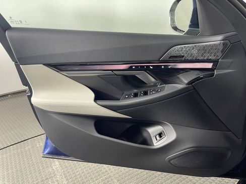 Certified 2024 BMW i5 eDrive40i w/ Premium Package image 13