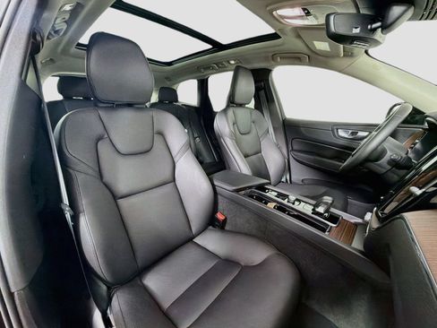 Certified 2024 Volvo XC60 B5 Plus w/ Protection Package Premier AWD/4WD image 23