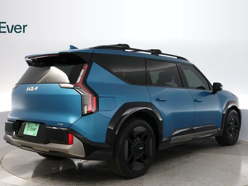 Used 2024 Kia EV9 GT-Line AWD/4WD image 3