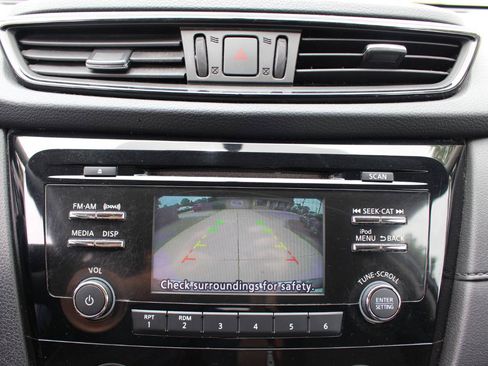 Used 2017 Nissan Rogue S w/ S Appearance Package AWD/4WD image 23