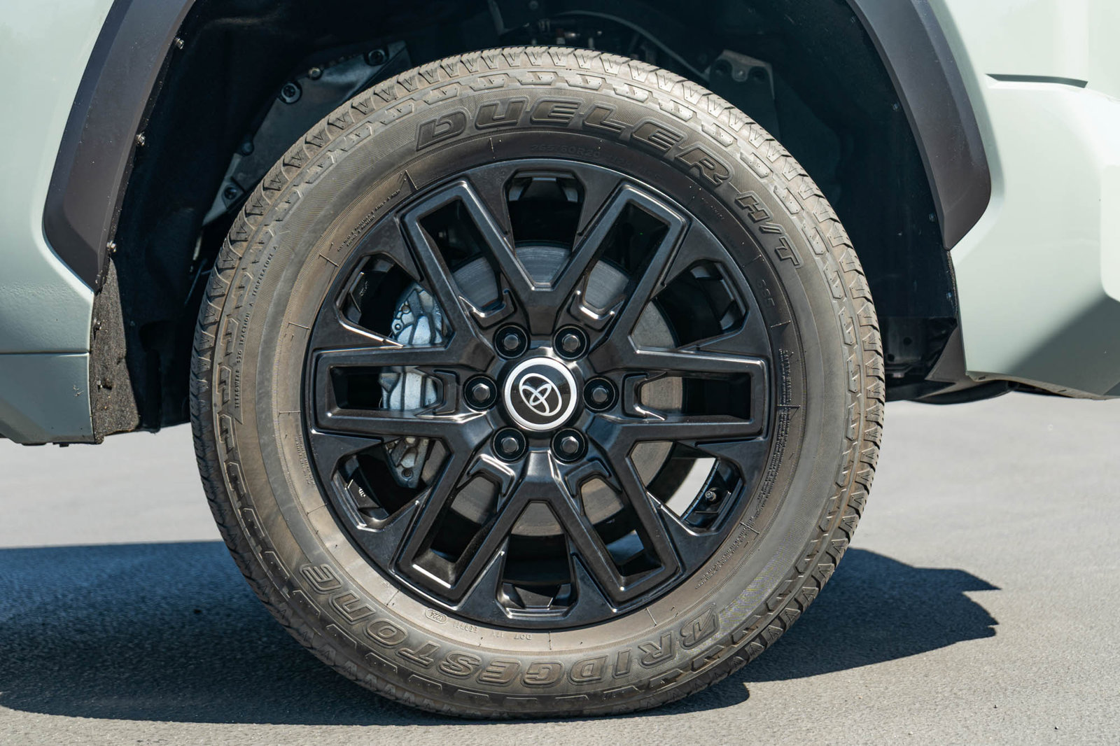 Used 2024 Toyota Tundra Limited AWD/4WD image 12